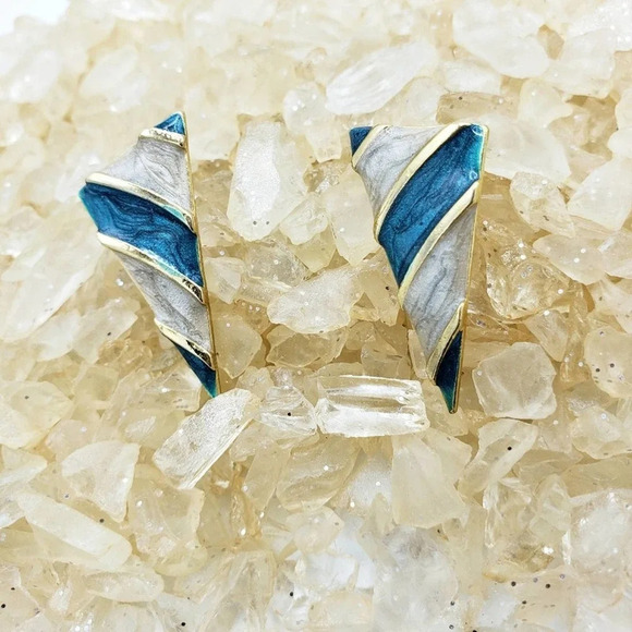 70s Triangle Earrings / Rich Lacquer Color / Pierced - Picture 1 of 4